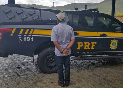 PRF prende homem com mandado de prisão na BR 343 