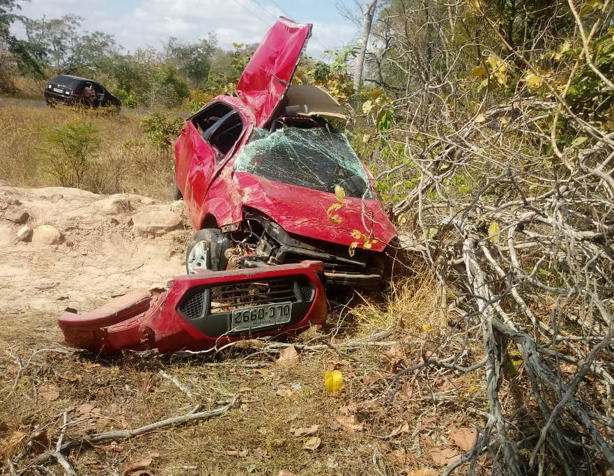 Capotamento na PI 221 em Beneditinos