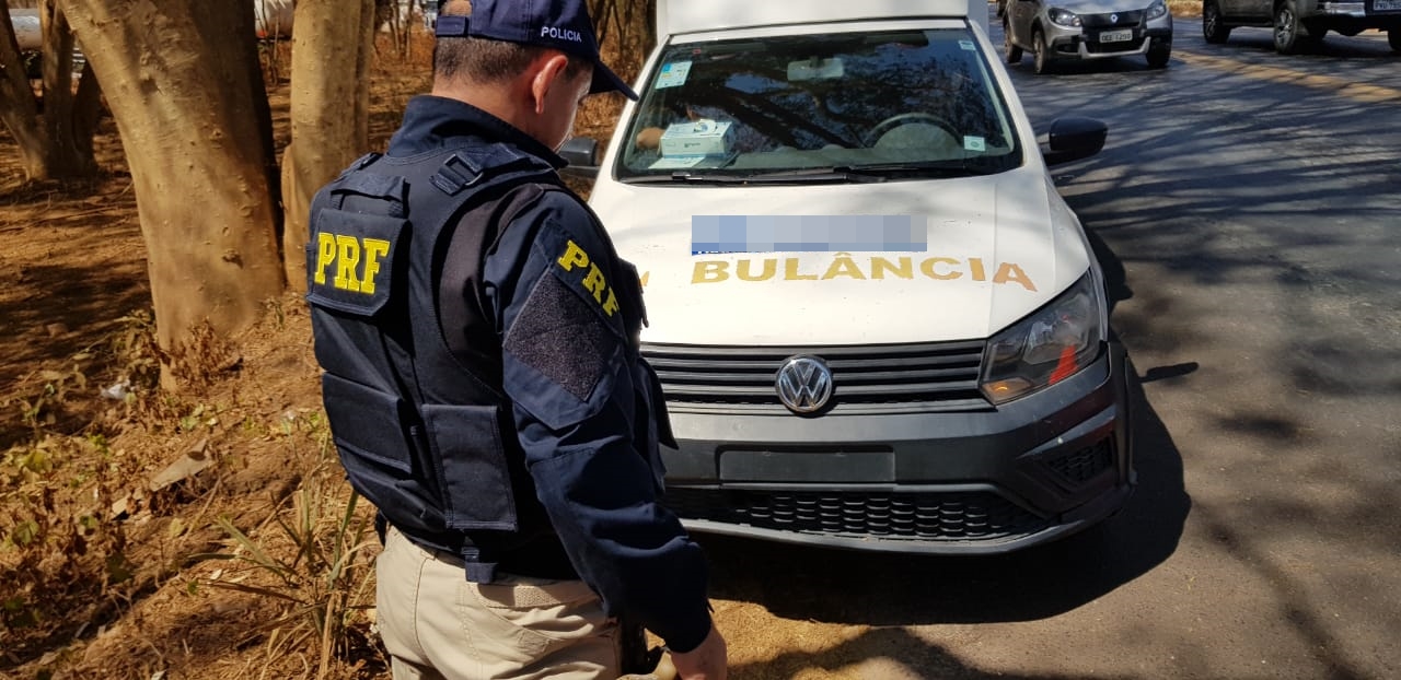 PRF apreendeu duas ambulâncias com mal estado de conservação