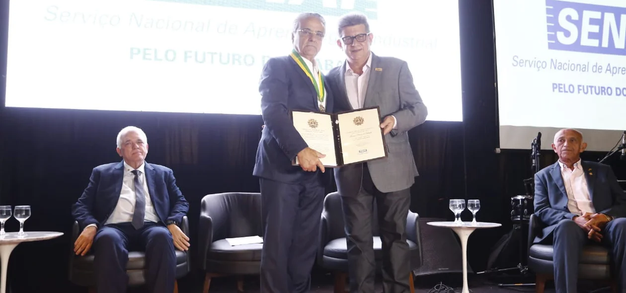 Robson Braga recebe homenagem em Teresina