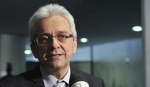 Auditor José Barroso Tostes Neto