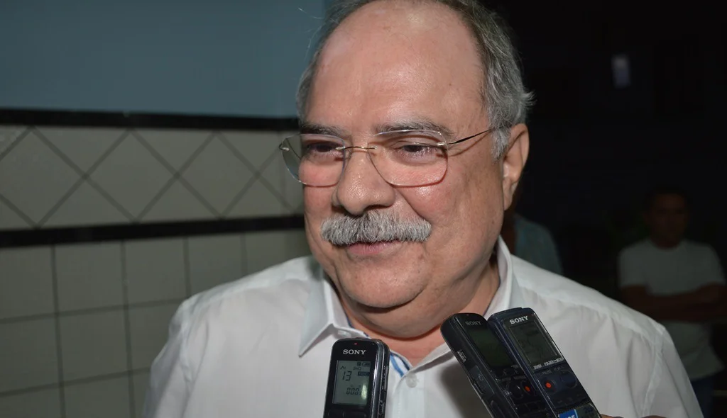 Osmar Júnior promete continuar ajudando o PCdoB de Picos