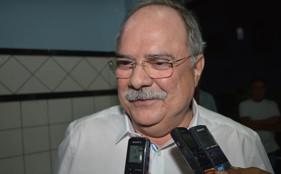 Osmar Júnior promete continuar ajudando o PCdoB de Picos