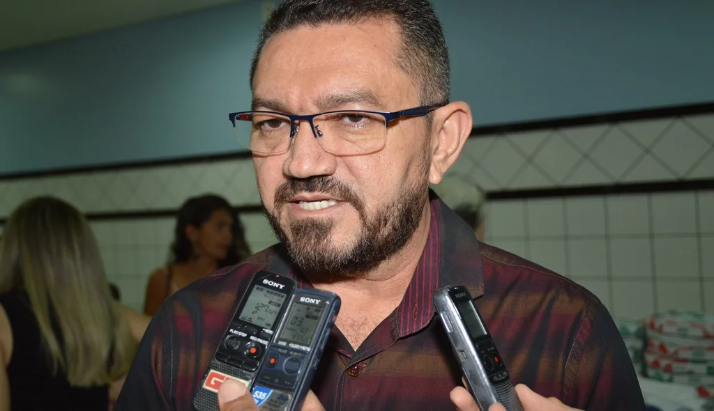 Padre Walmir destaca apoio do PCdoB à sua gestão