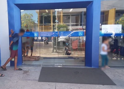 Porta da agência 