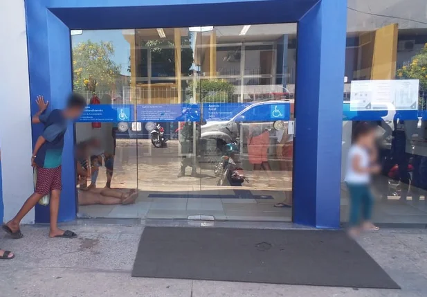Porta da agência 