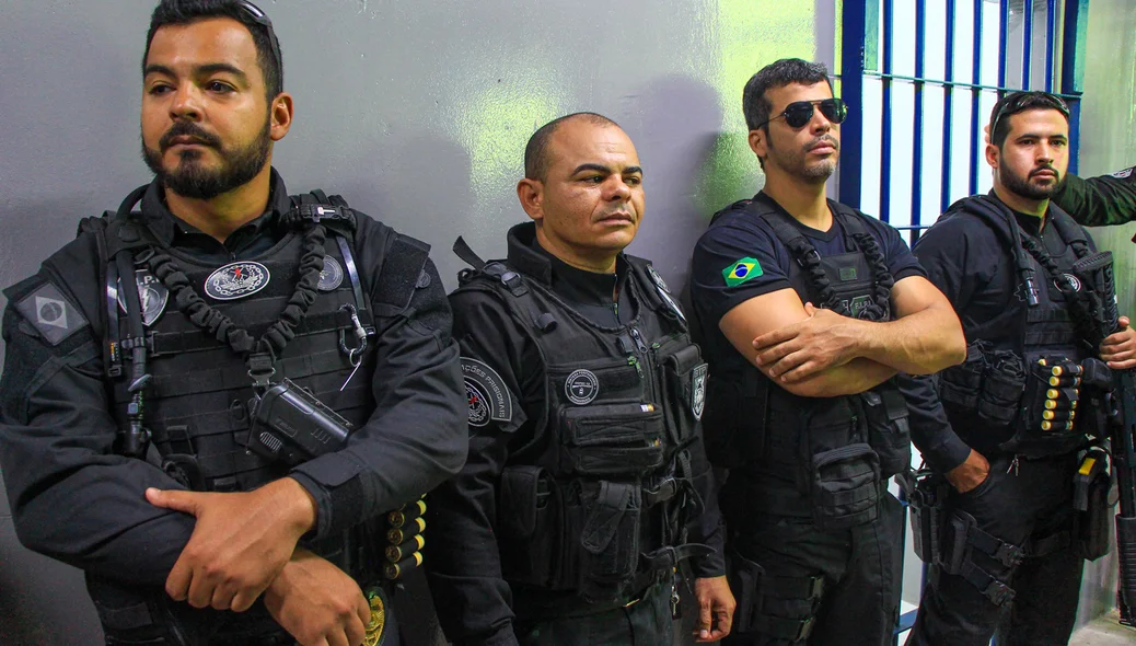 Agentes penitenciários
