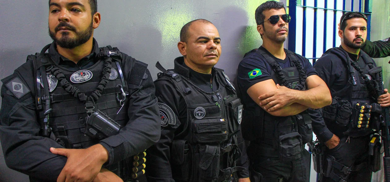 Agentes penitenciários