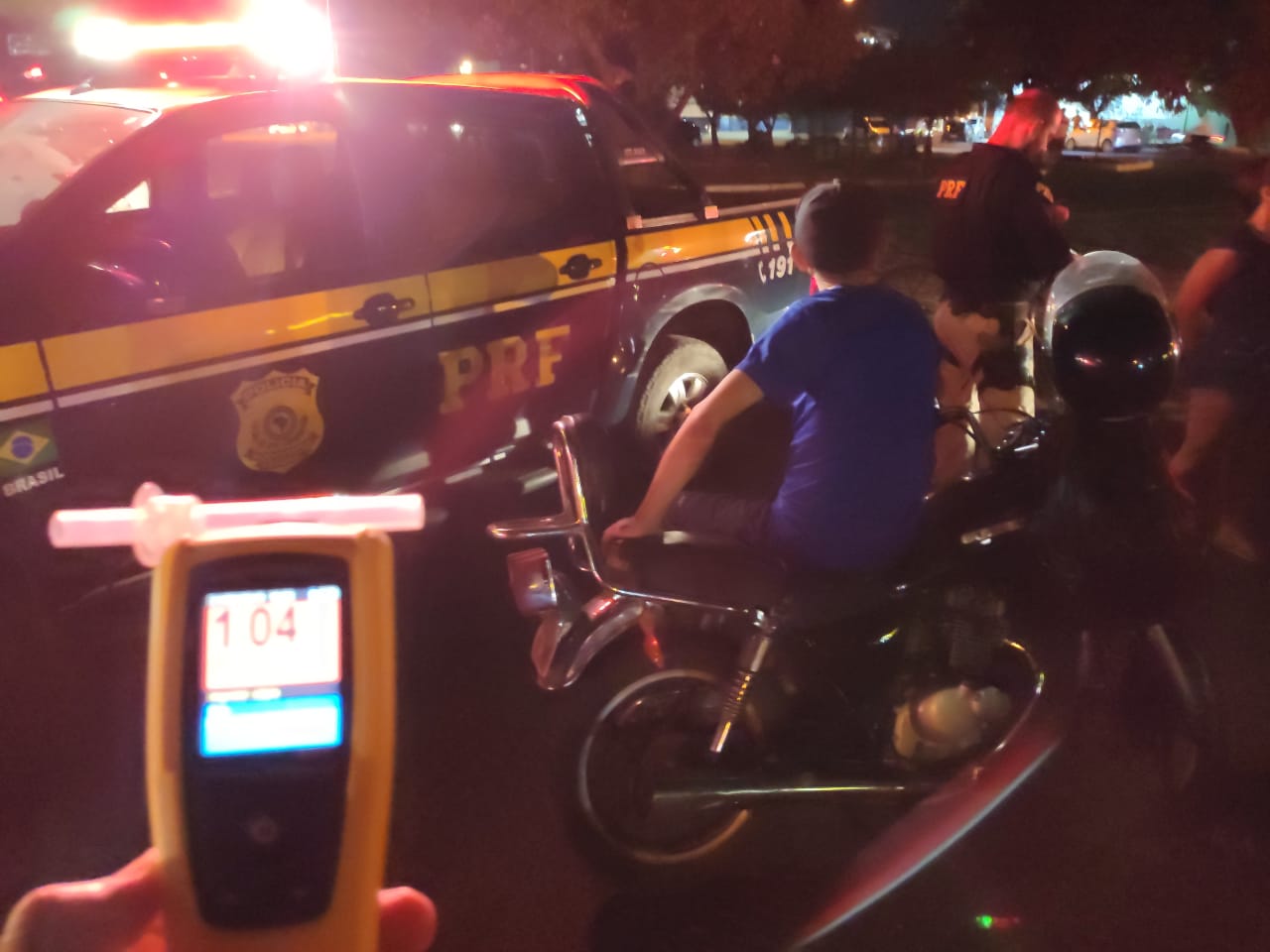Condutor de 43 anos alcoolizado é preso pela PRF