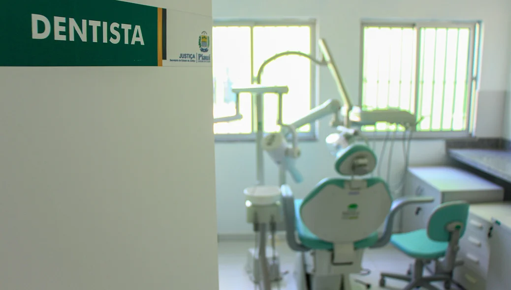 Sala de odontologia da Cadeia Pública de Altos