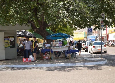 Ambulantes terão que deixar a praça Félix Pacheco