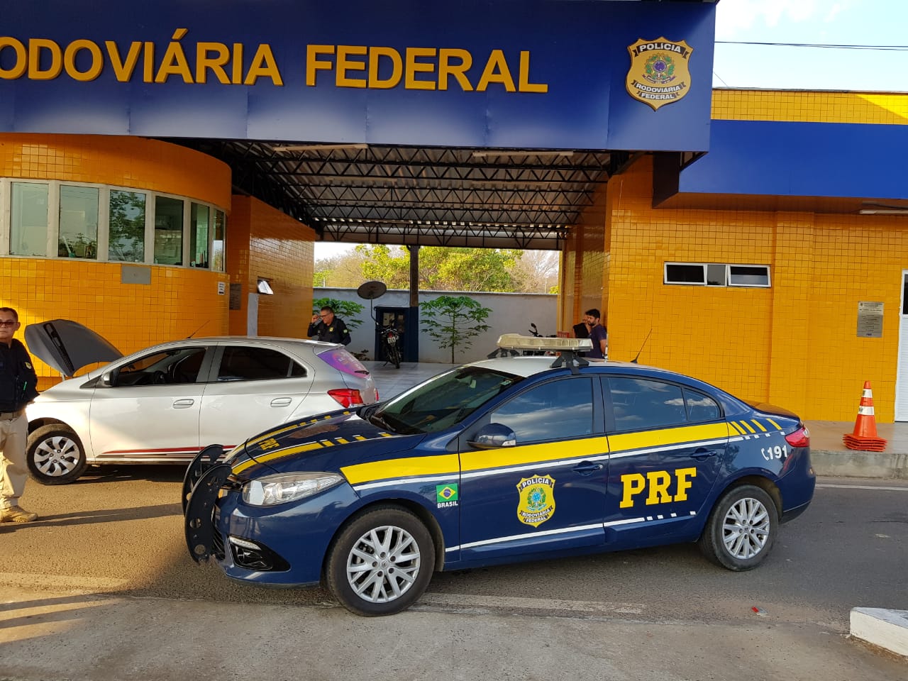 PRF prende homem e apreende veículo na BR 230 