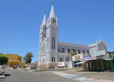 Catedral de Picos passa por reforma em sua área interna