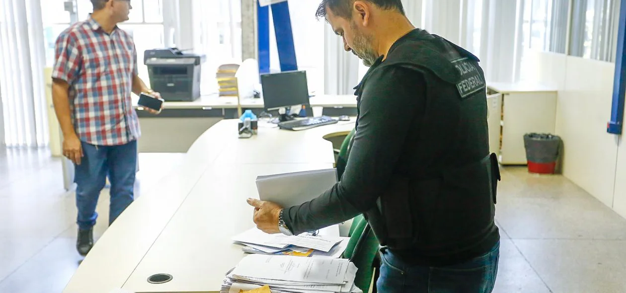 Cumprimento de mandados de busca e apreensão na Seinfra