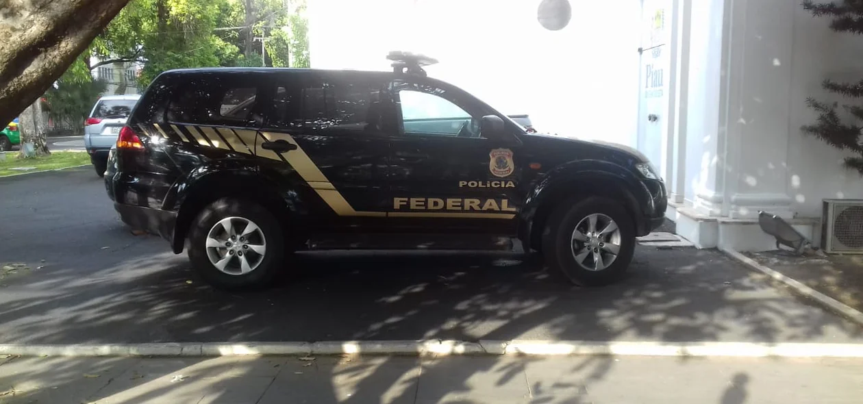 Viatura da Polícia Federal no Palácio de Karnak
