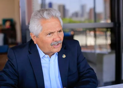 Senador Elmano Férrer 