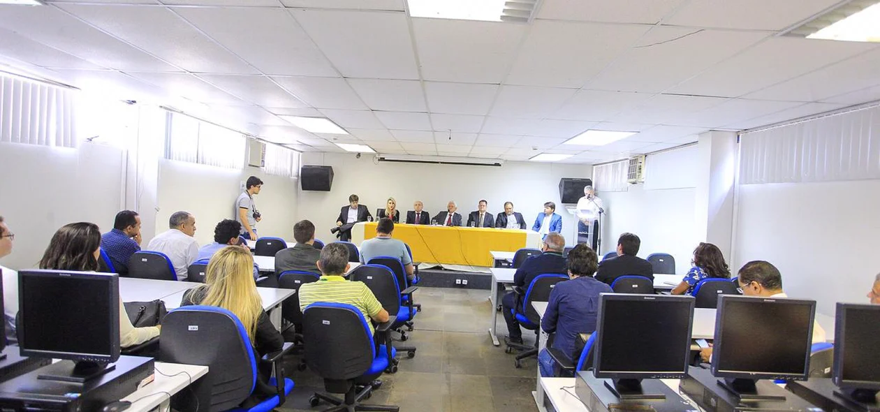 Solenidade de entrega de computadores para a SSP-PI