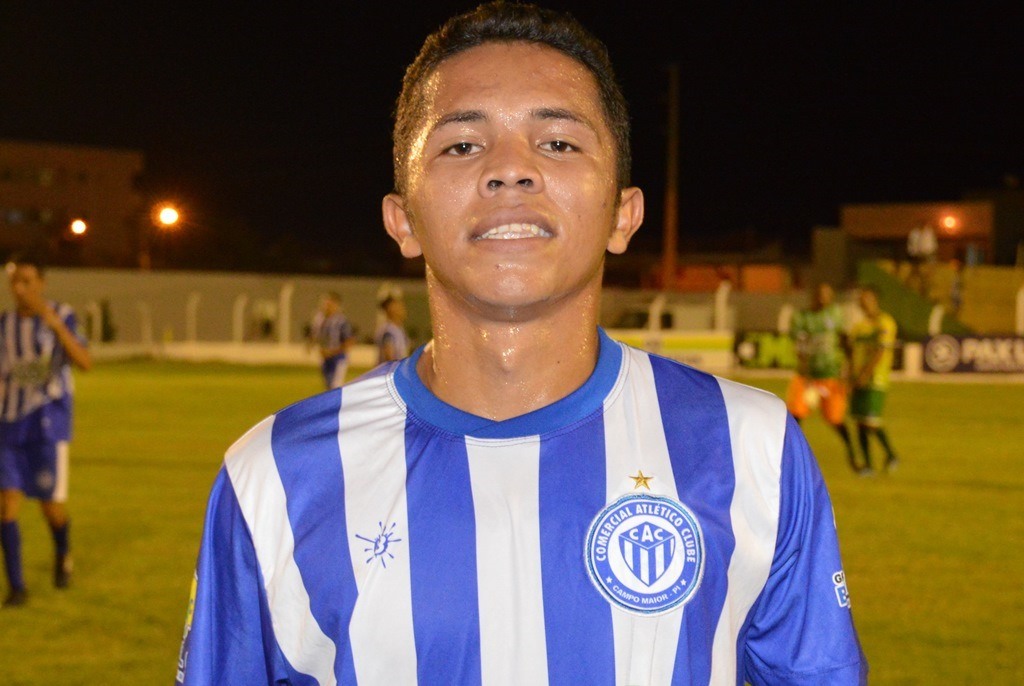 Charles Maranhão, autor do gol do Comercial