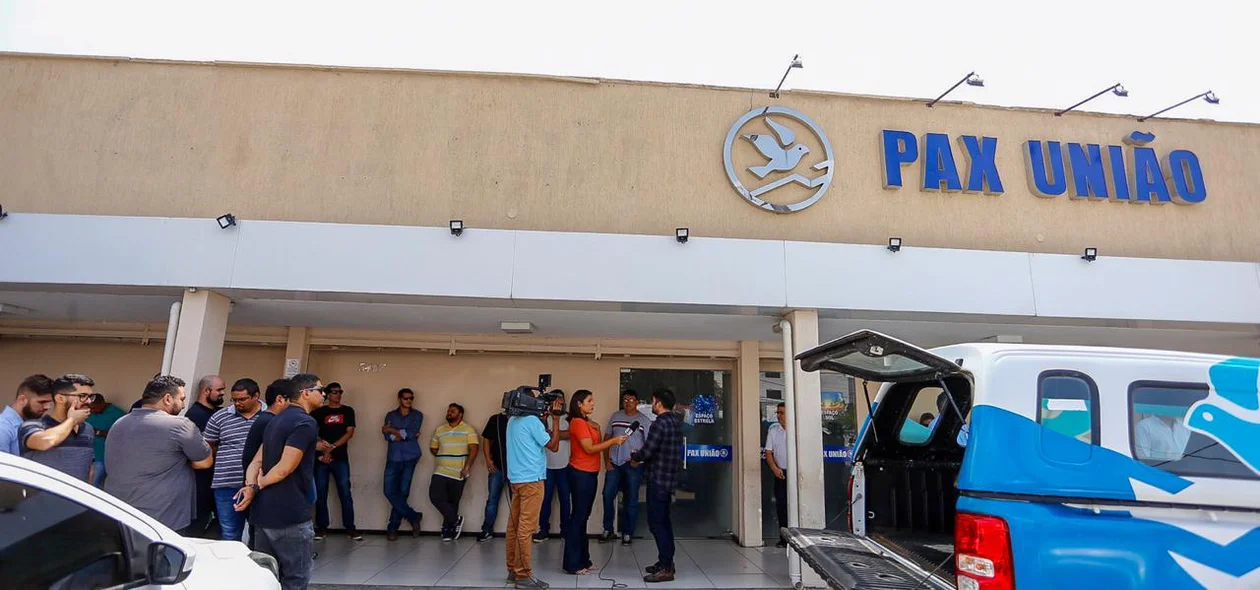 Corpo de Vanessa Carvalho é velado na Pax União