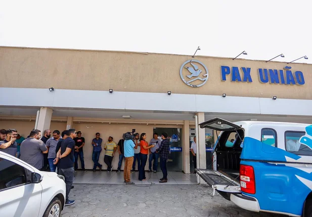 Corpo de Vanessa Carvalho é velado na Pax União