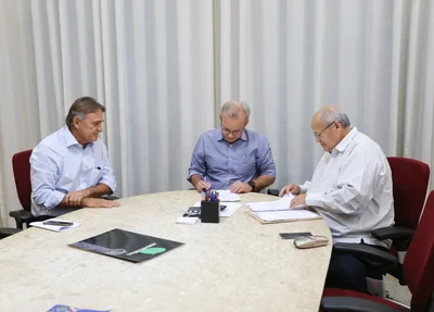 Reunião na Fundação Municipal de Saúde