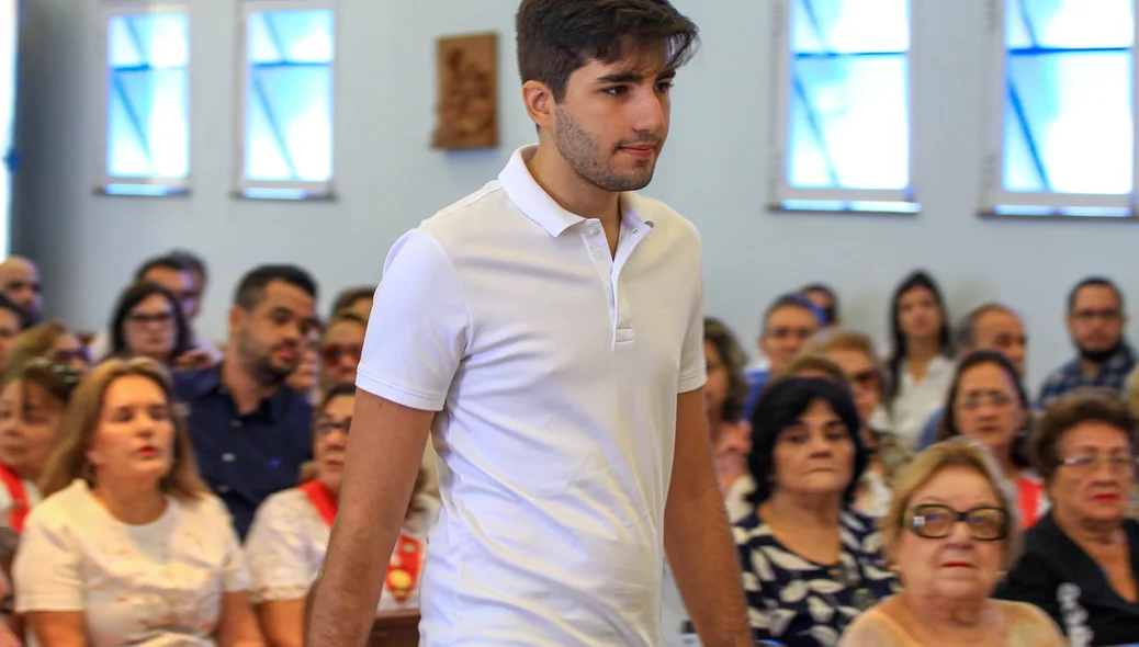 Bruno Soares durante a missa