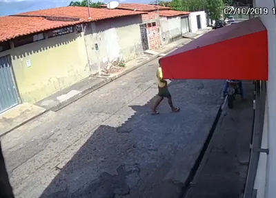 Dupla foi flagrada realizando o assalto no Dirceu II