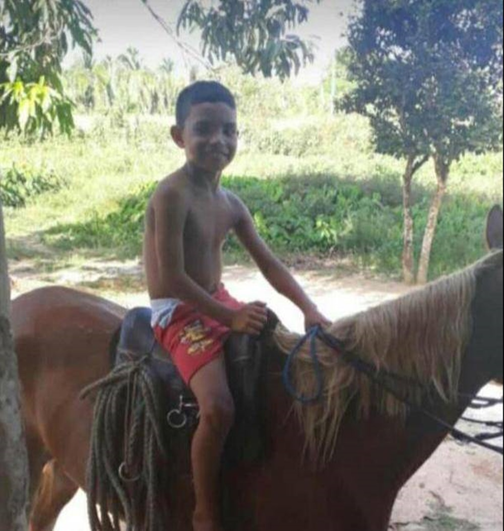 Lucivan tinha 9 anos e morreu após ser atingido por árvore