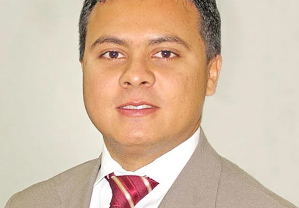 Procurador Regional Leonardo Carvalho Cavalcante