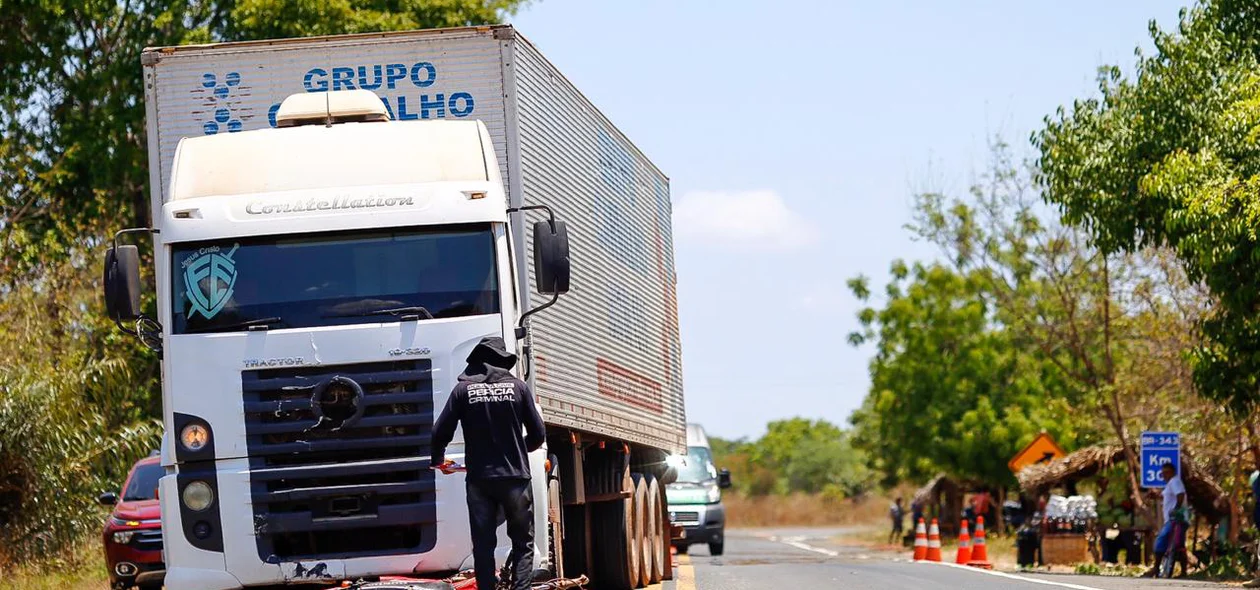 Caminhão do Comercial Cavalho envolvido no acidente