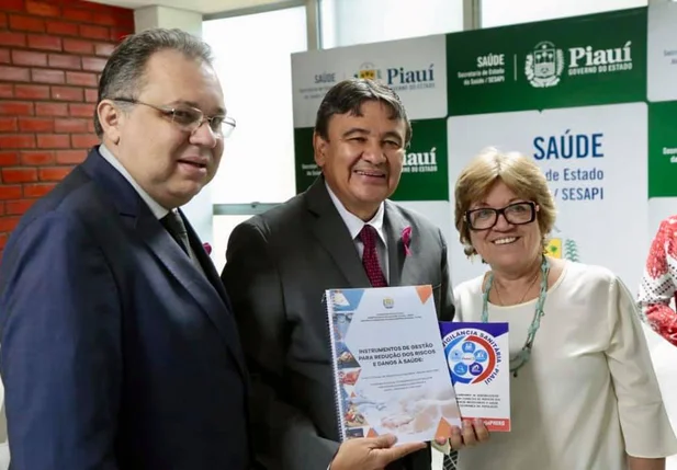 Wellington Dias e Florentino lançam catálogo de compras da Sesapi