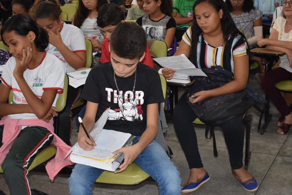 Alunos atentos 