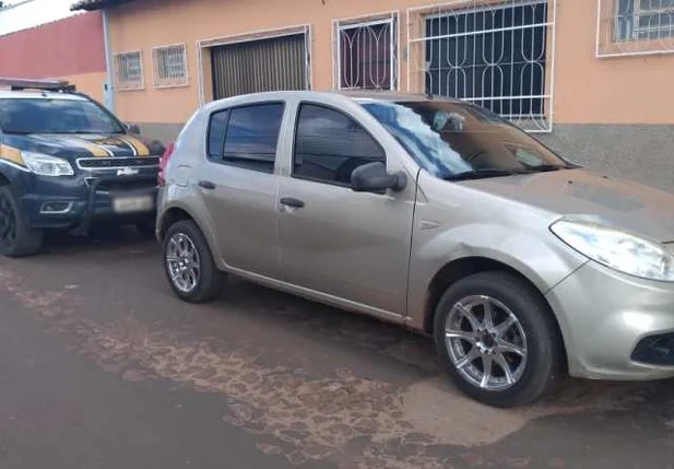 Carro apreendido por apropriação indébita em Campinas-SP 