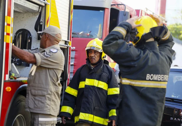 Equipe do Corpo de Bombeiros 