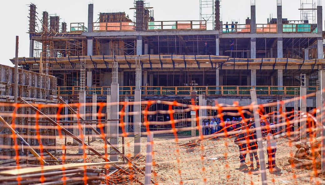Governo visita obras da maternidade em Teresina 