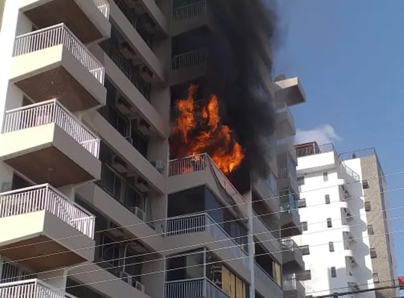 Incêndio de grande proporção no Palazzo Poty