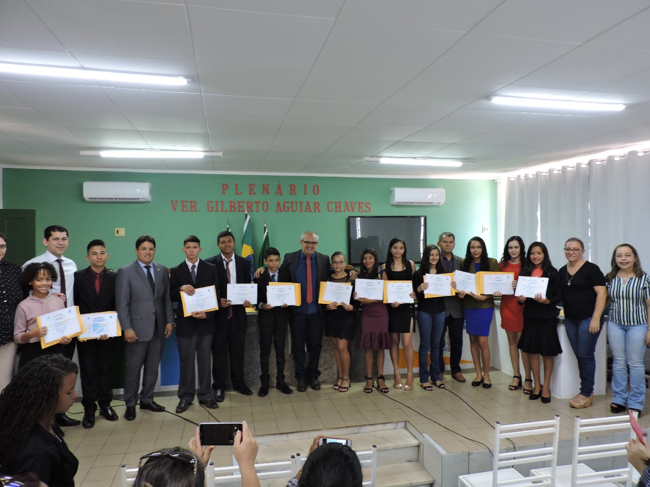 Vereadores mirins de Esperantina são empossados na Câmara Municipal