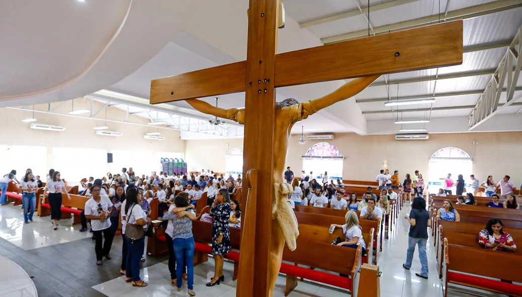 Amigos e Familiares presentes na missa de sétimo dia da Vanessa Carvalho