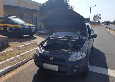 Carro apreendido que estava sendo conduzido pelo idoso