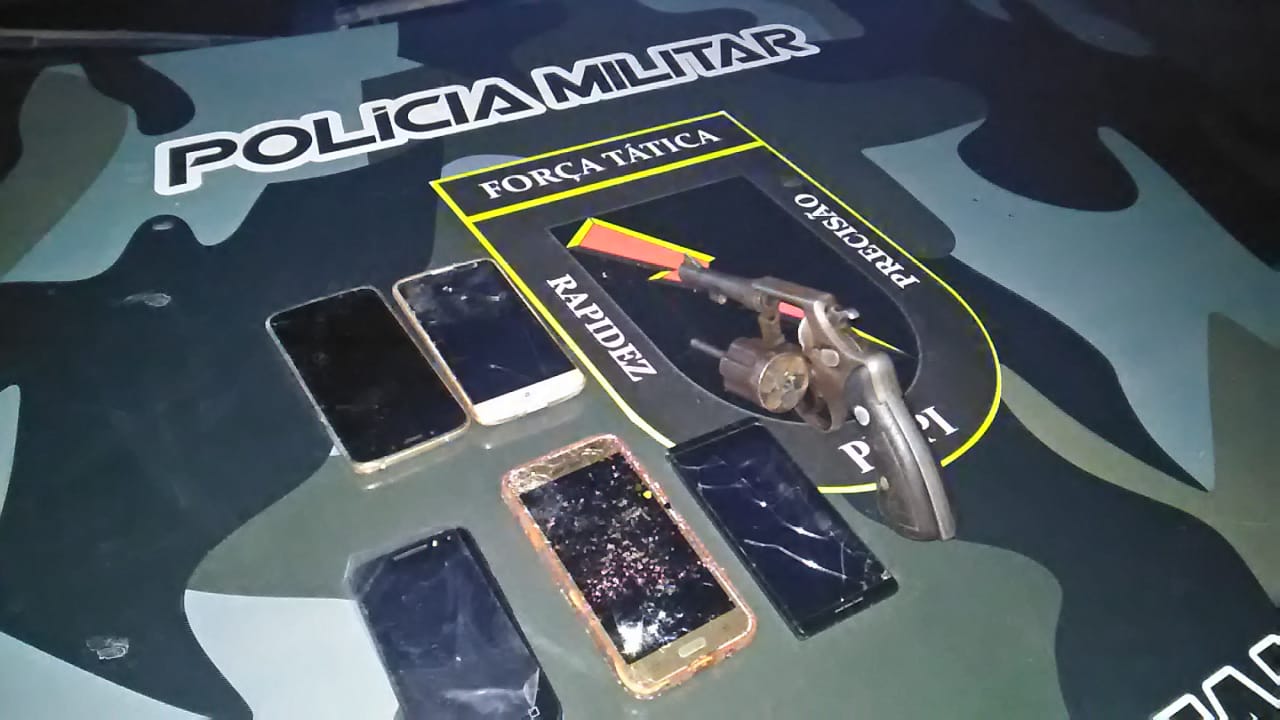 Celulares encontrados com o suspeito