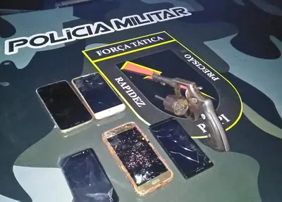 Celulares encontrados com o suspeito