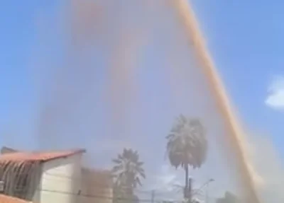 Imagens da água jorrando fortemente.