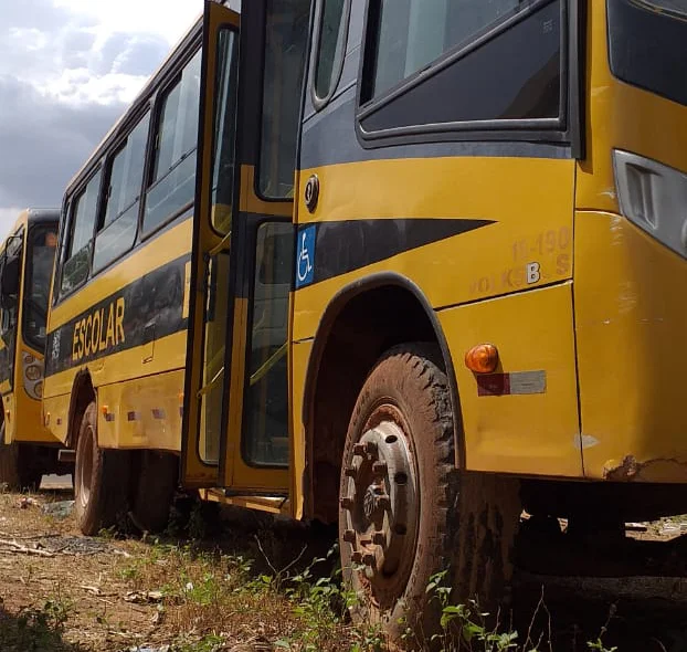 ônibus abandonado