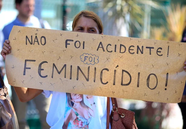 Familiares de Vanessa pedem justiça após morte da jovem