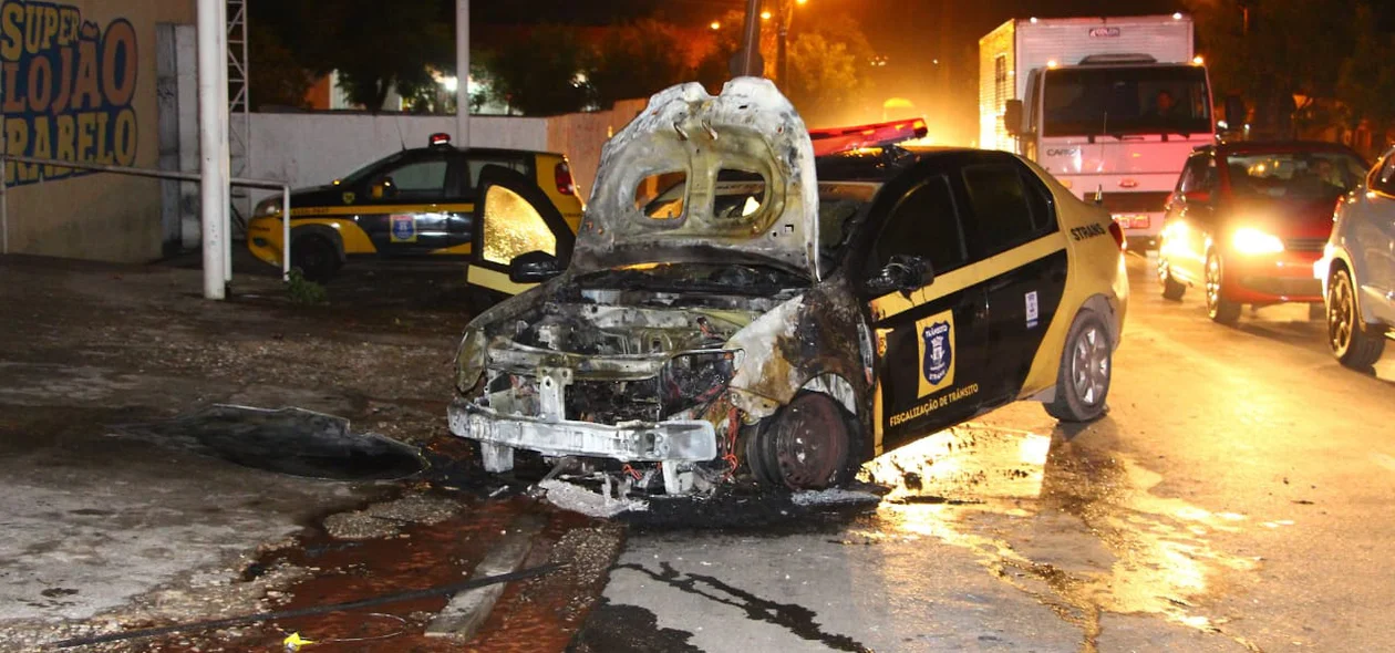 Carro da Strans após o incêndio