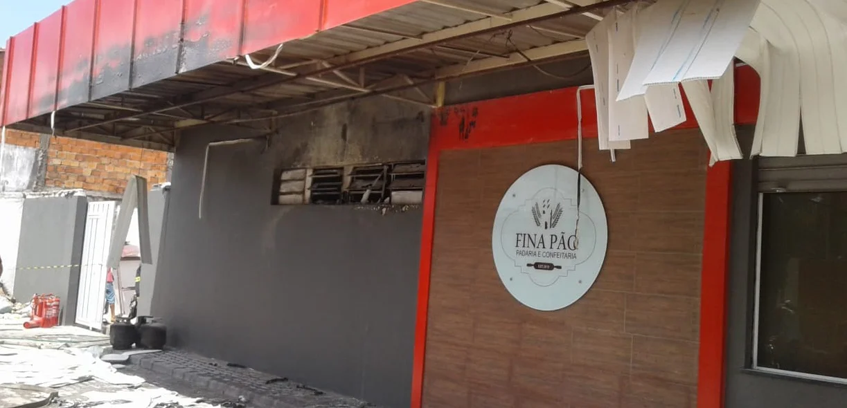 Incêndio atinge padaria no bairro Satélite