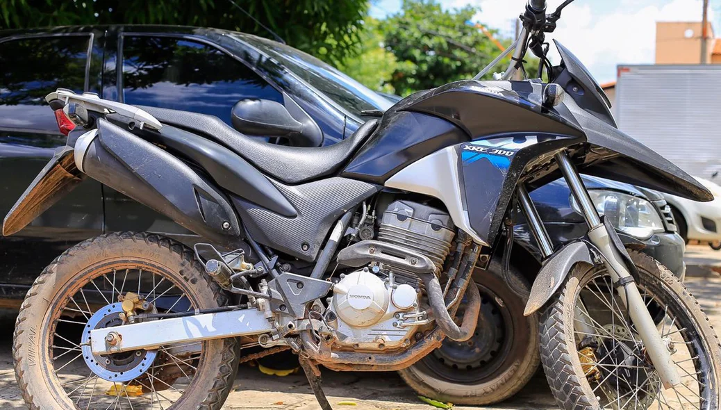 Motocicleta apreendida pela Polícia Civil