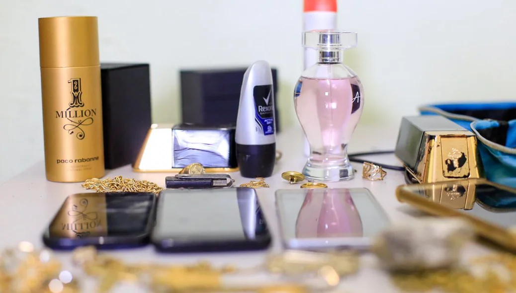 Perfumes apreendidos pela Polícia Civil