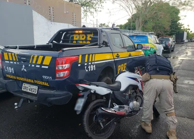 Moto apreendida na BR 316