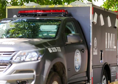 Carro do Instituto de Medicina Legal (IML)